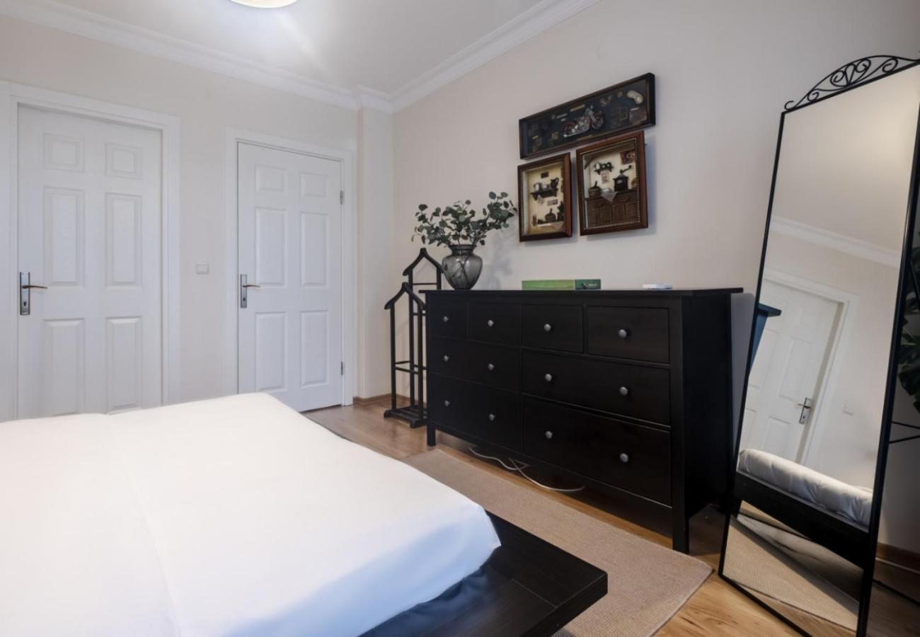 Exclusive Flat With Balcony In Nisantasi Apartament Istanbul
